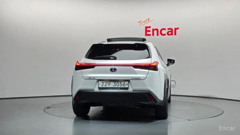 Lexus UX