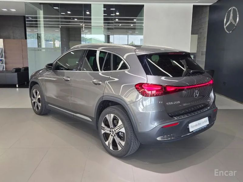 Mercedes-Benz EQA