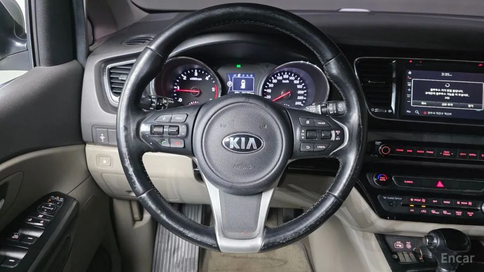 Kia Canival