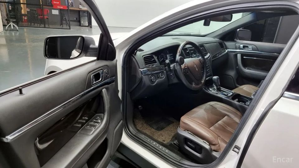 Lincoln MKS