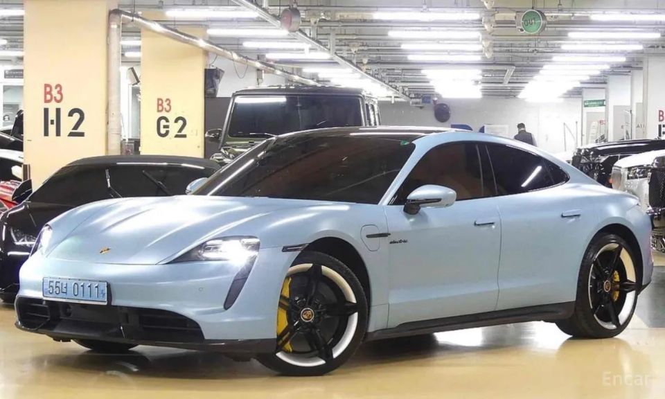 Porsche Taycan
