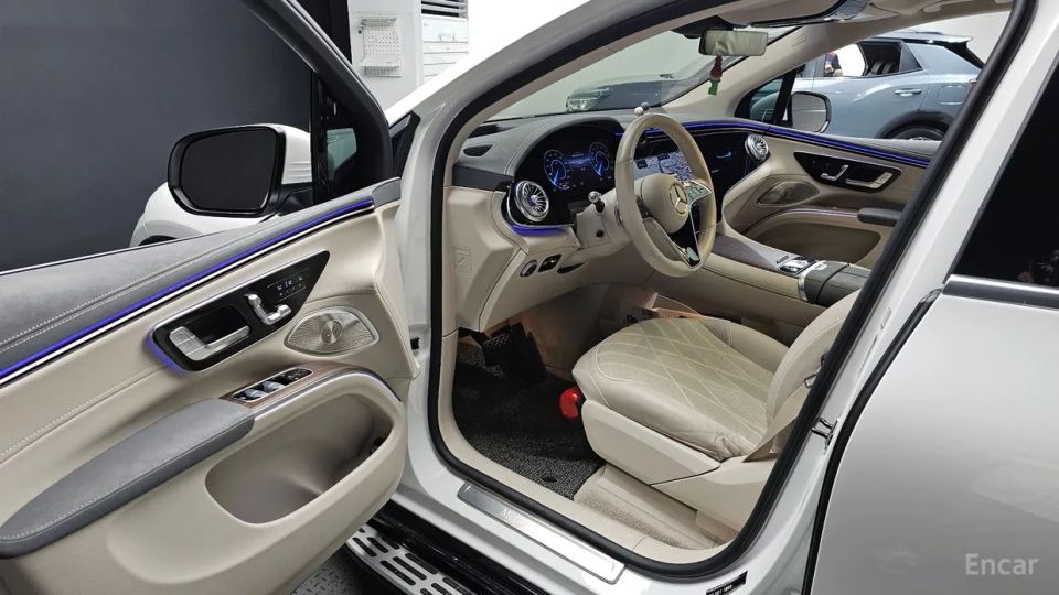 Mercedes-Benz EQS
