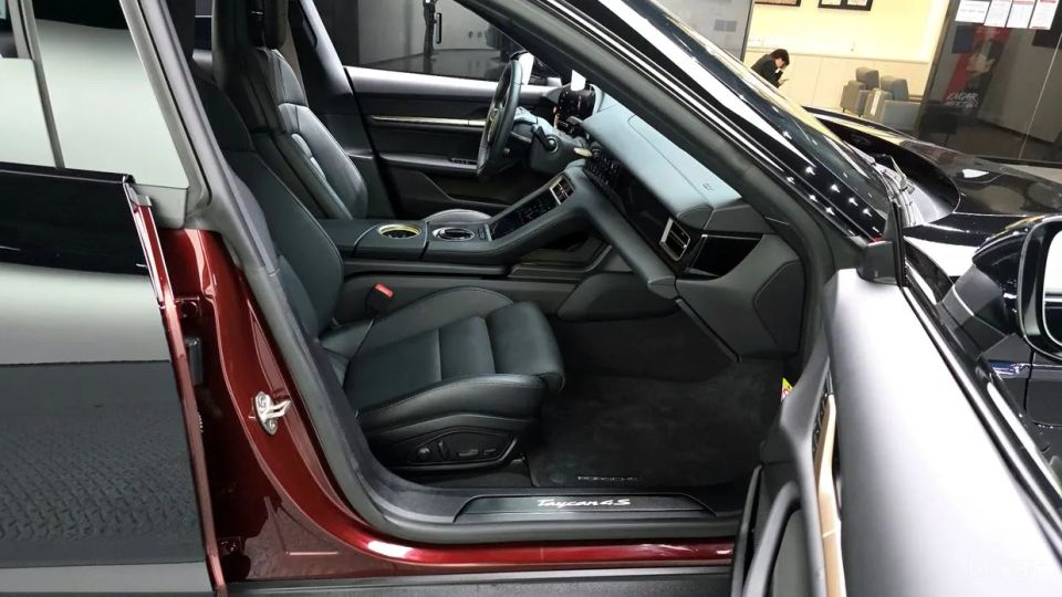 Porsche Taycan