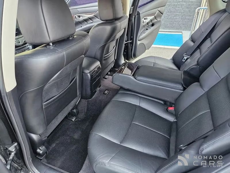 Infiniti M