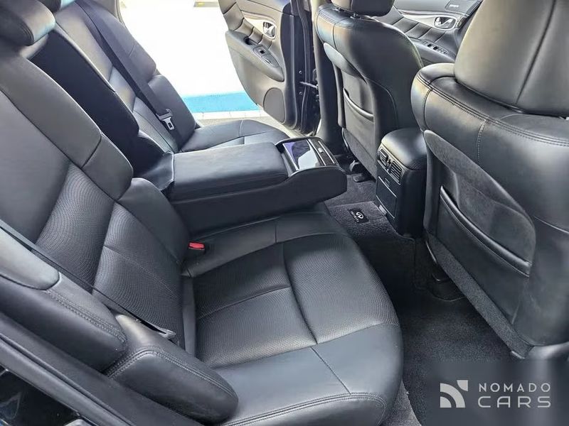 Infiniti M