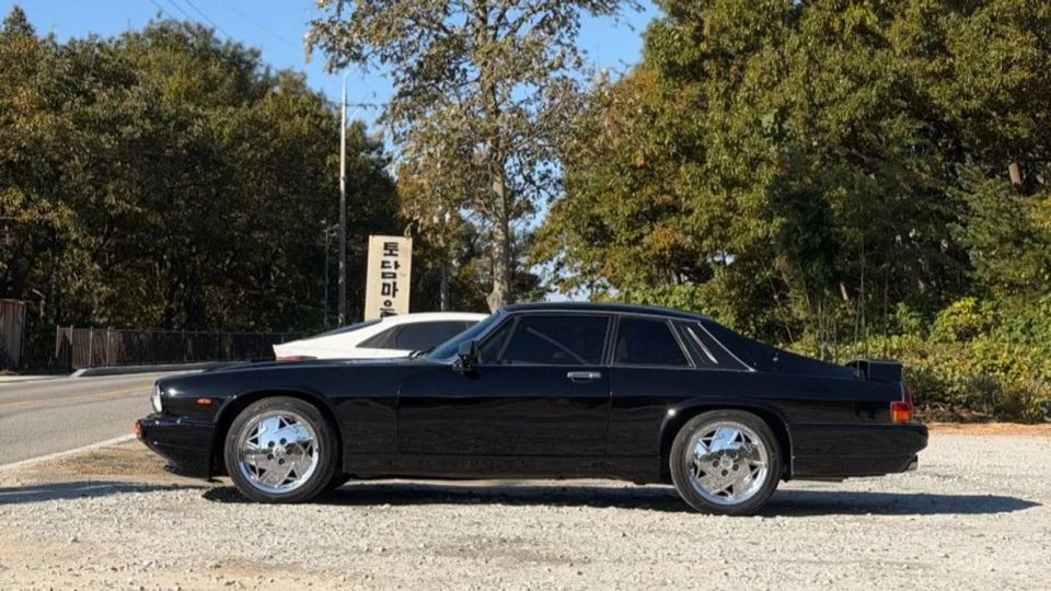 Jaguar XJR