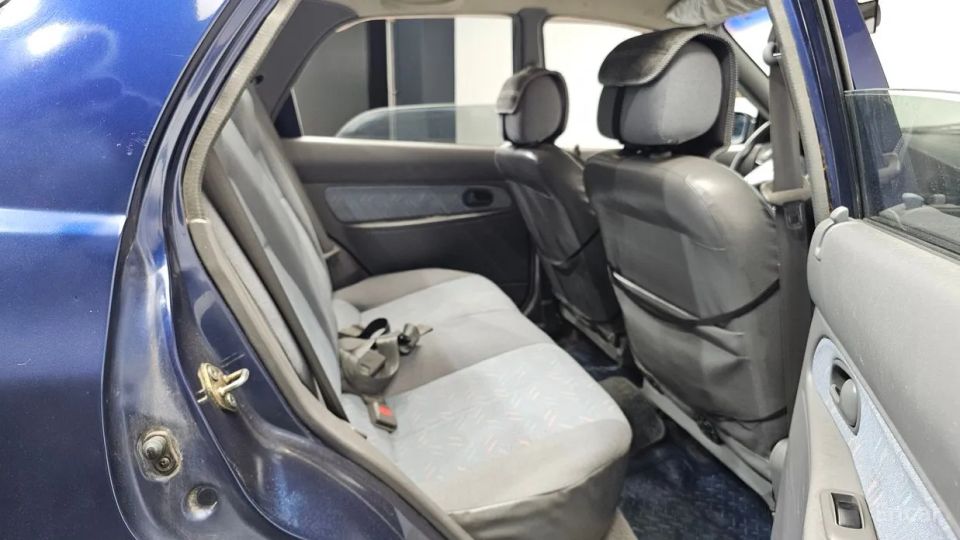 Kia Avella