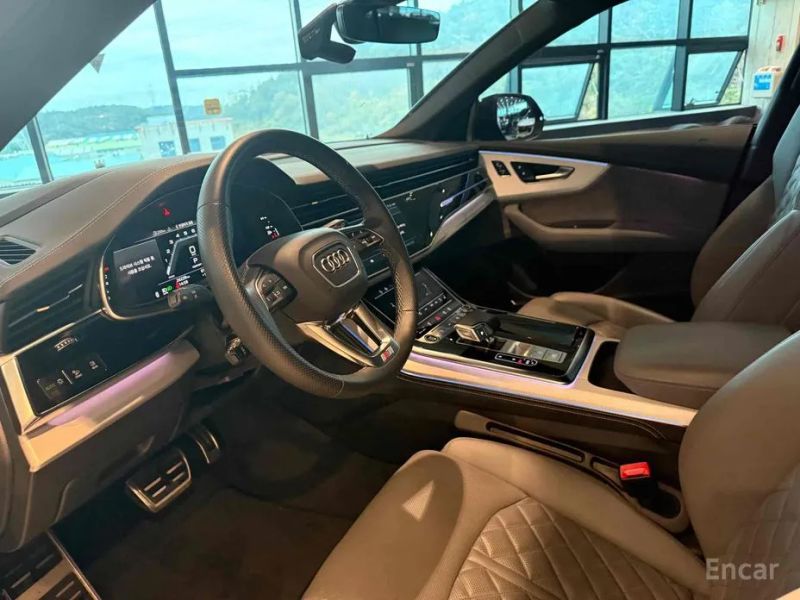 Audi Q8