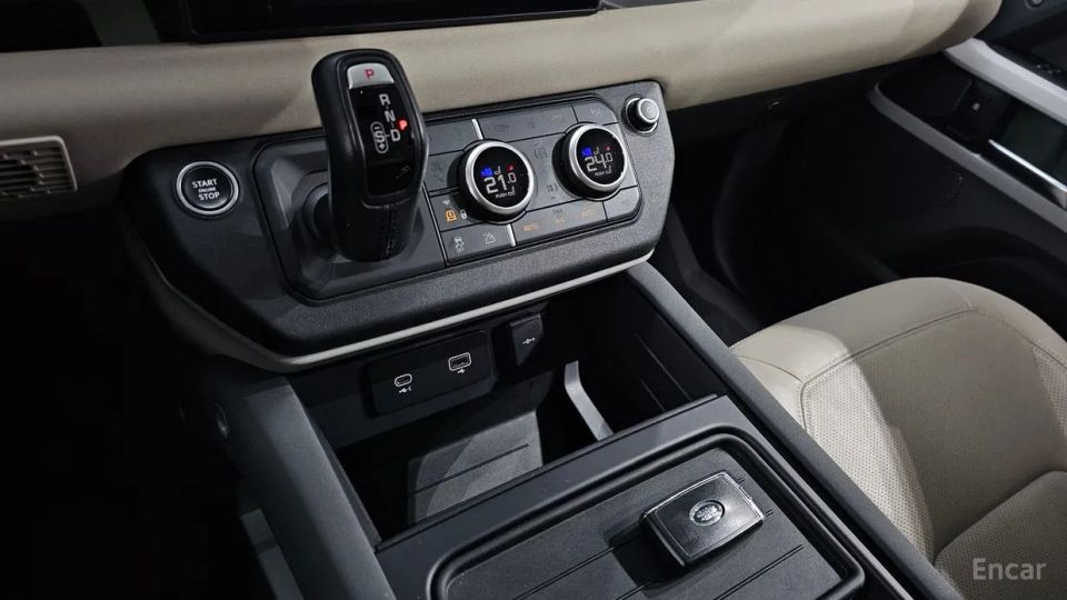 Land Rover Defender