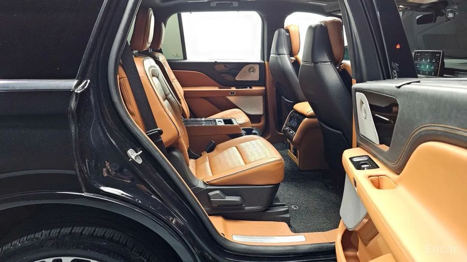 Lincoln Aviator