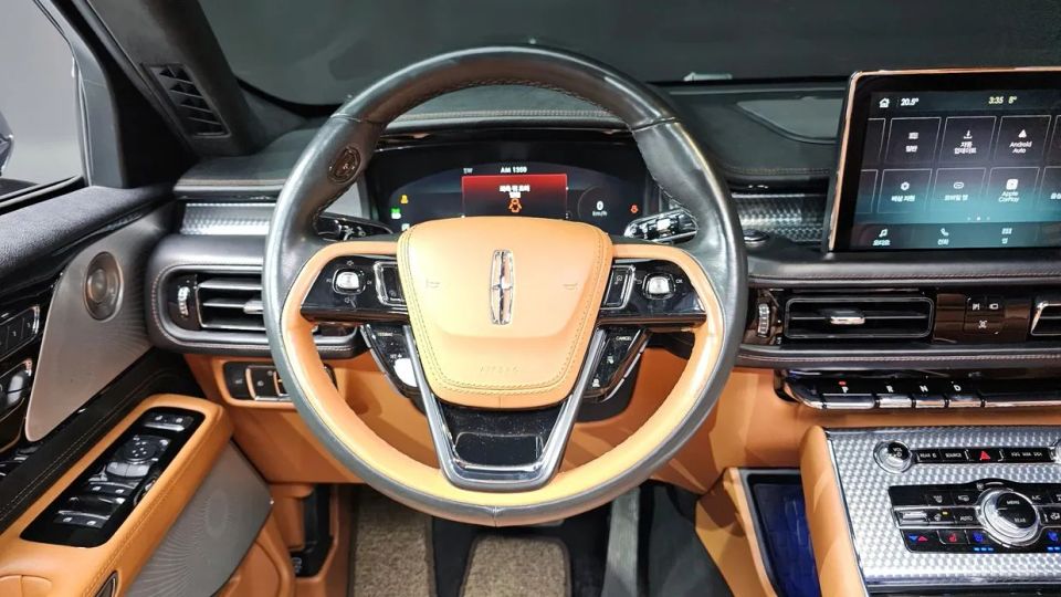 Lincoln Aviator