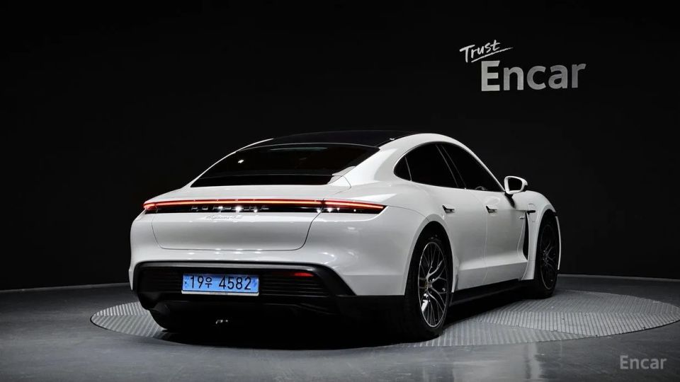 Porsche Taycan