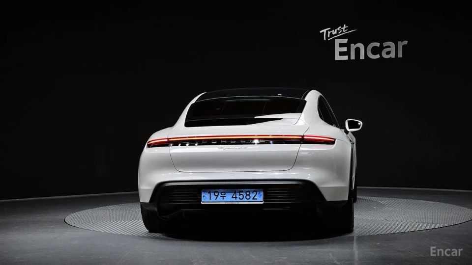 Porsche Taycan