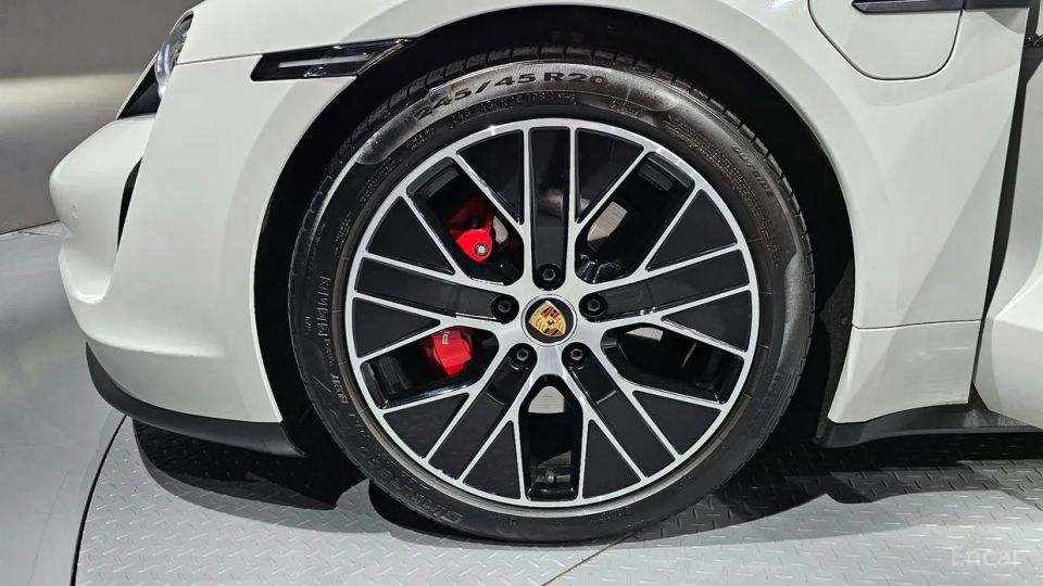 Porsche Taycan