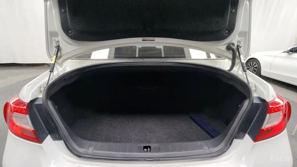 Infiniti M