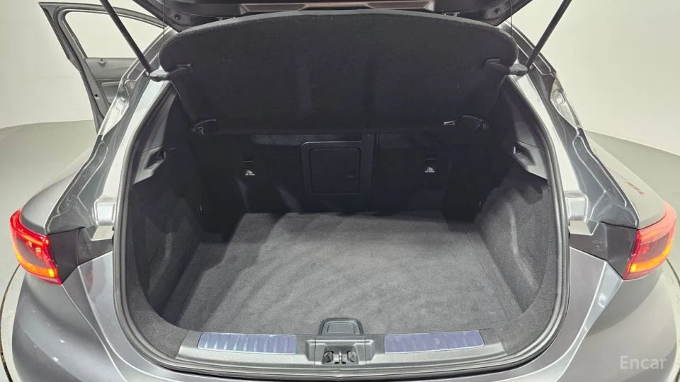 Infiniti QX30