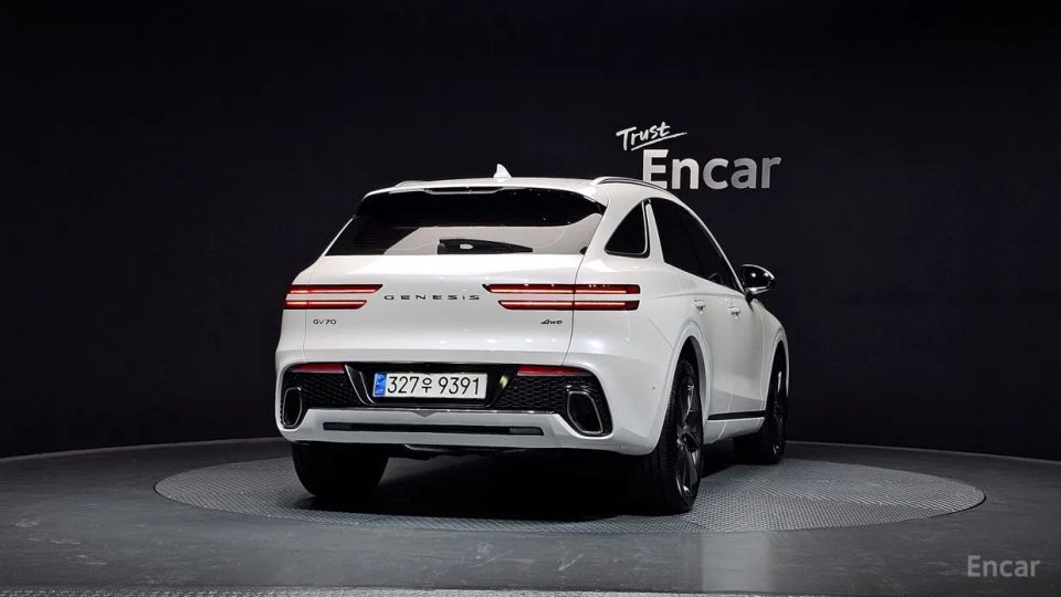 Genesis GV70