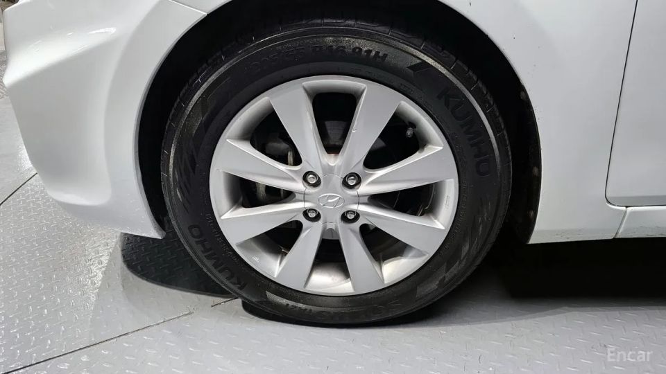 Hyundai Accent