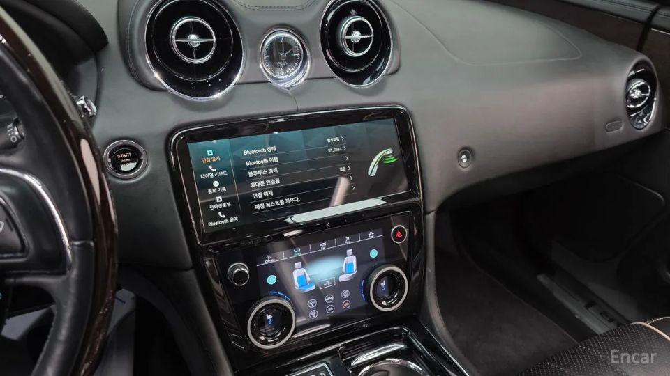 Jaguar XJ