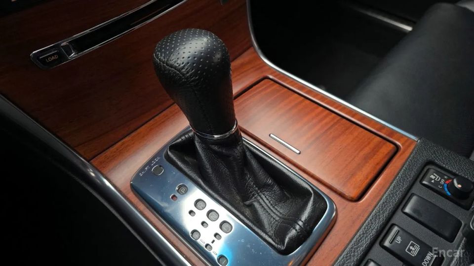 Infiniti M