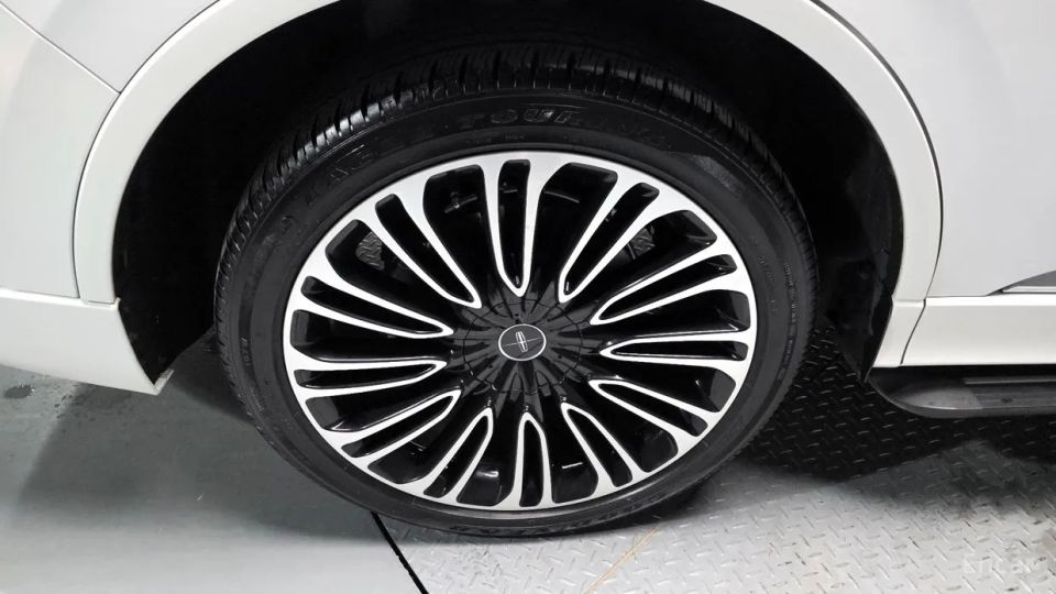 Lincoln Aviator