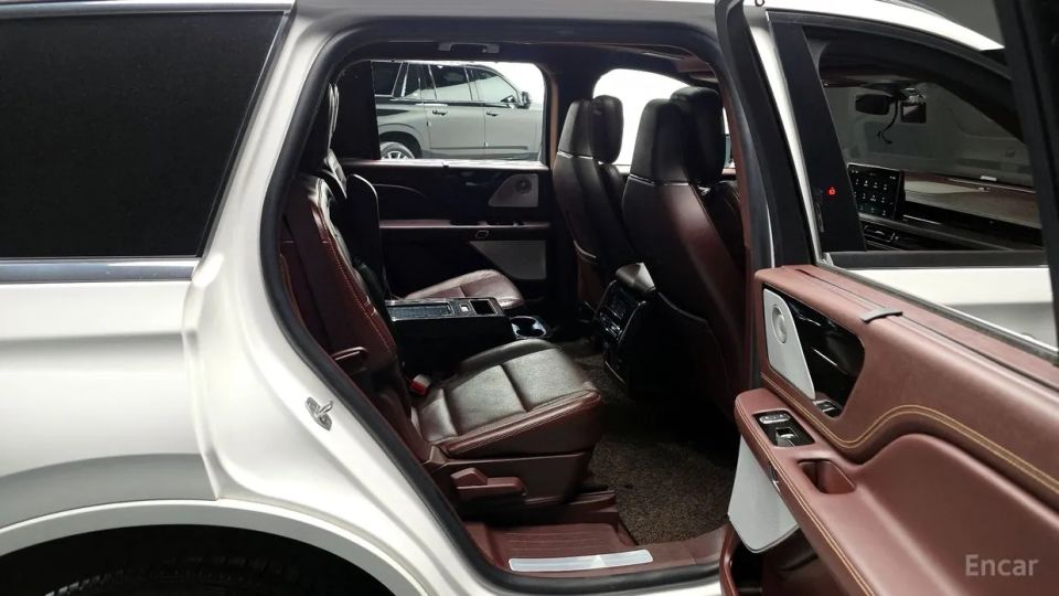 Lincoln Aviator