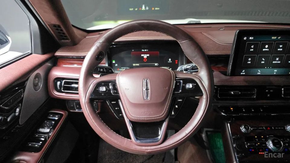 Lincoln Aviator