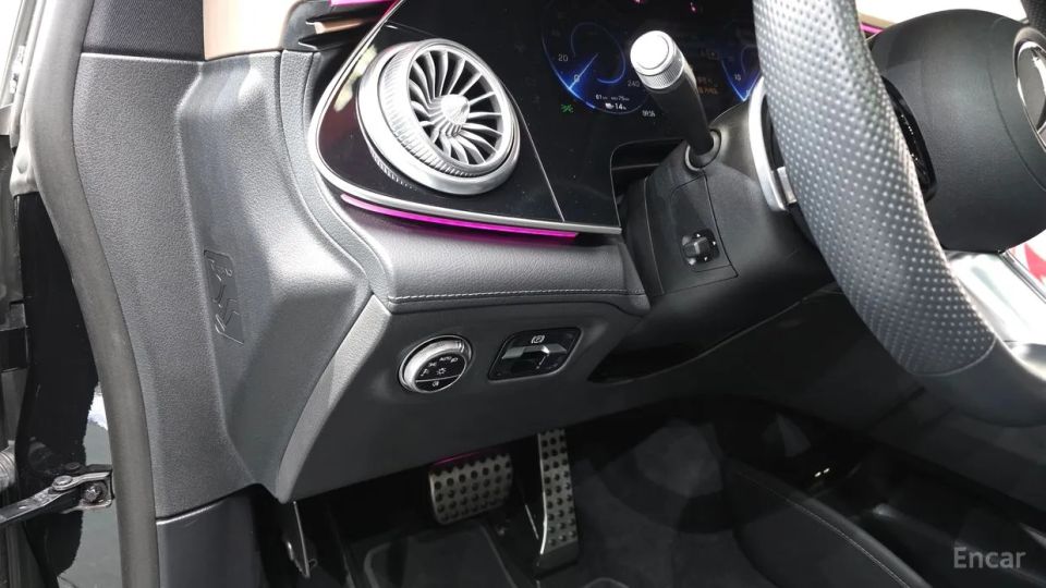 Mercedes-Benz EQS