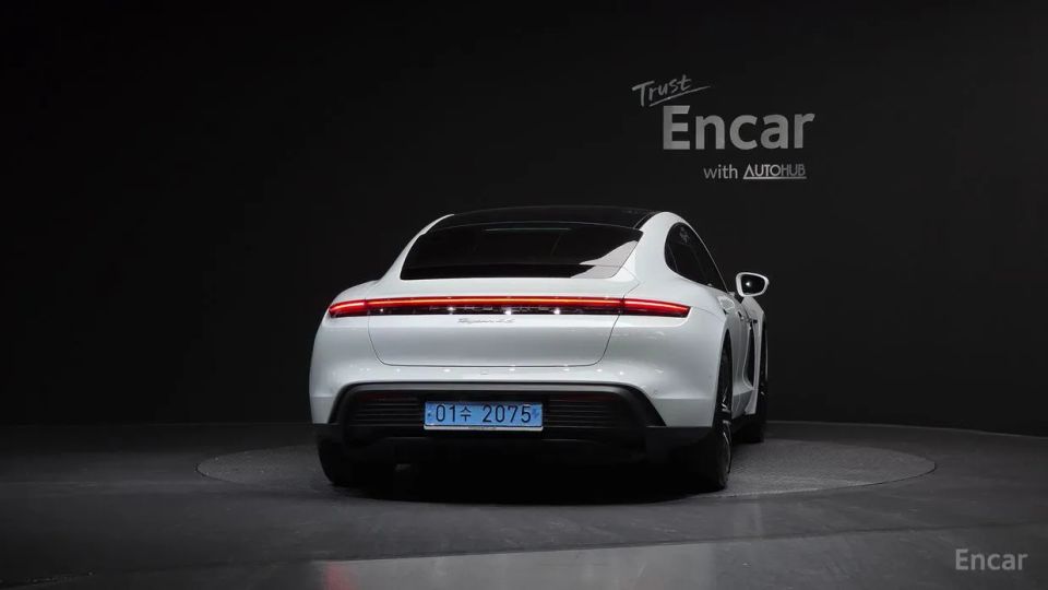 Porsche Taycan