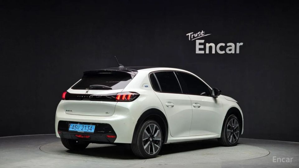 Peugeot 208