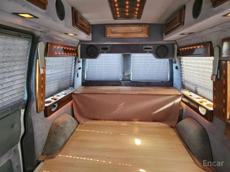 Chevrolet Astro Van