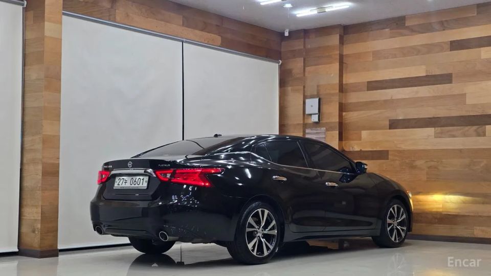 Nissan Maxima