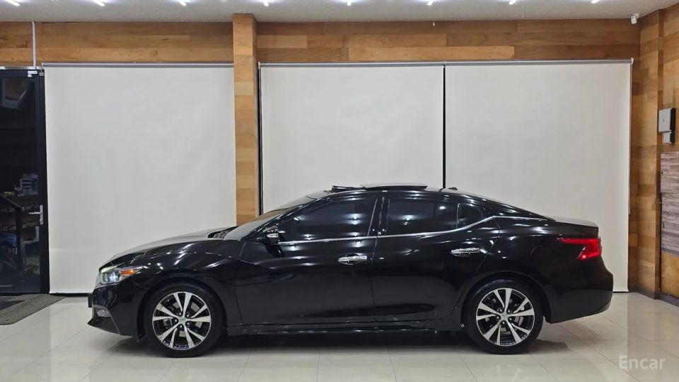 Nissan Maxima