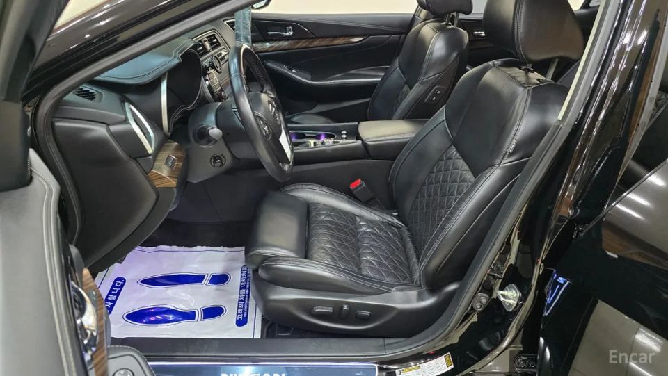 Nissan Maxima