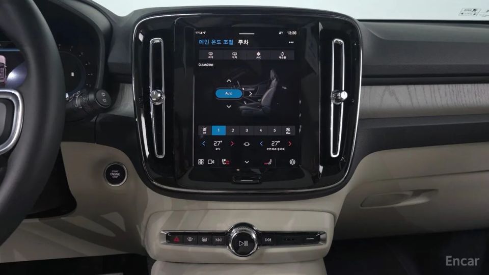 Volvo XC40