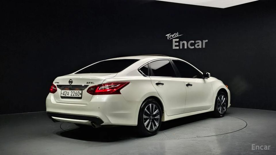 Nissan altima