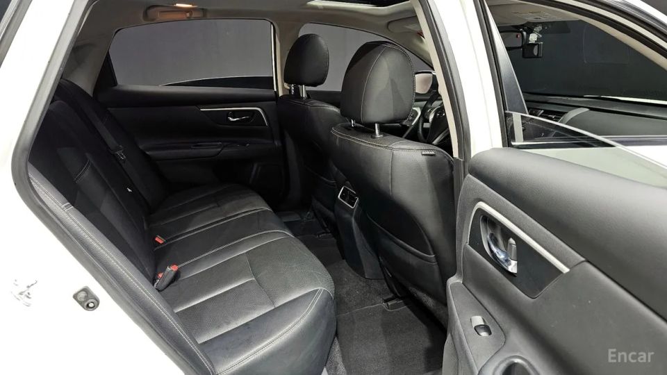 Nissan altima