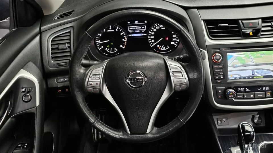 Nissan altima
