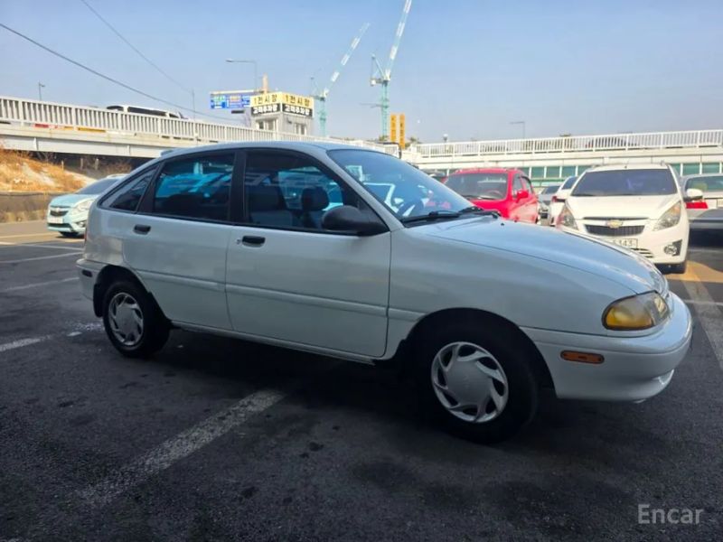 Kia Avella