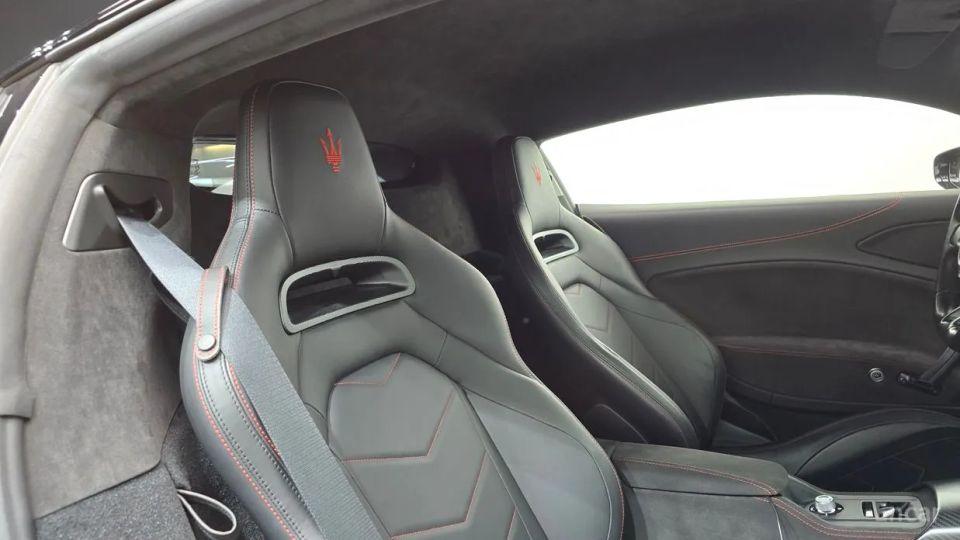 Maserati MC20