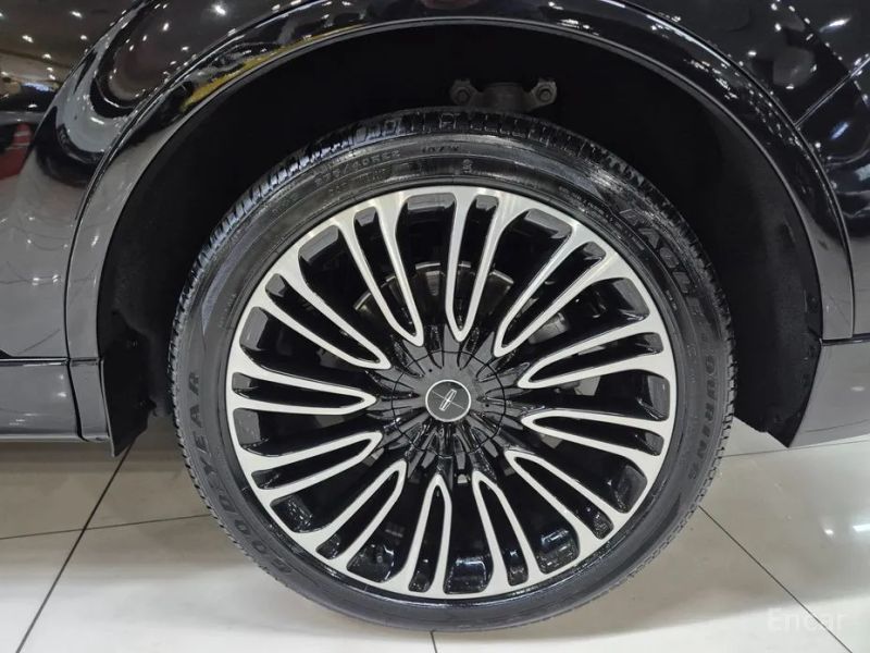 Lincoln Aviator