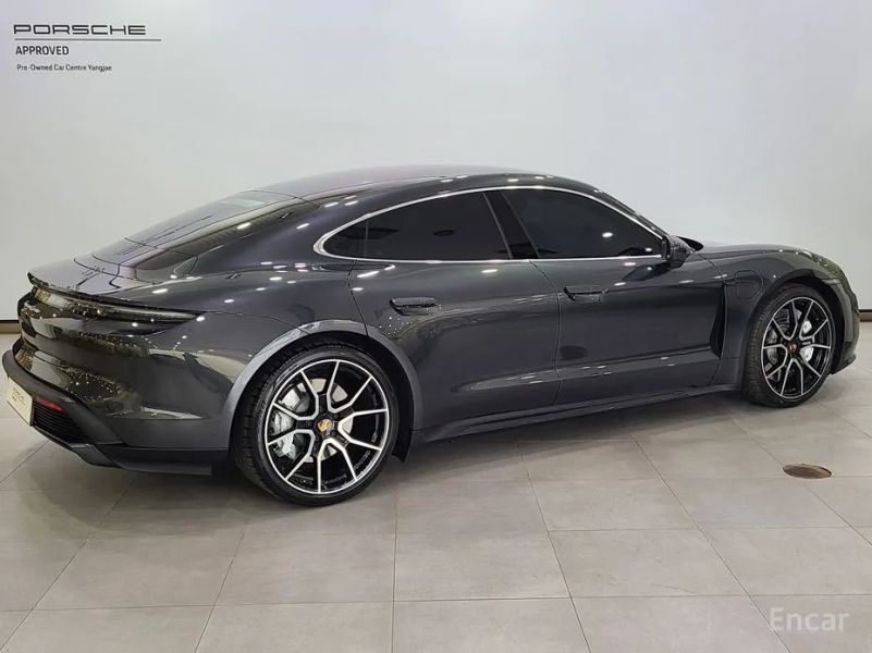 Porsche Taycan
