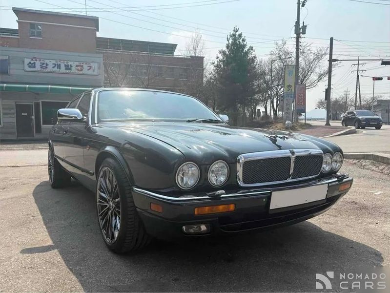Jaguar XJ-6