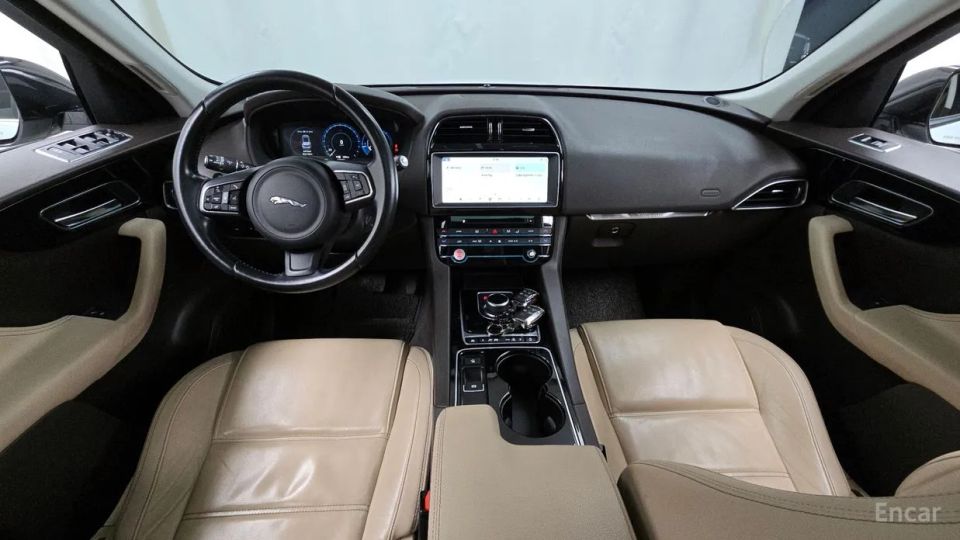 Jaguar F-PACE
