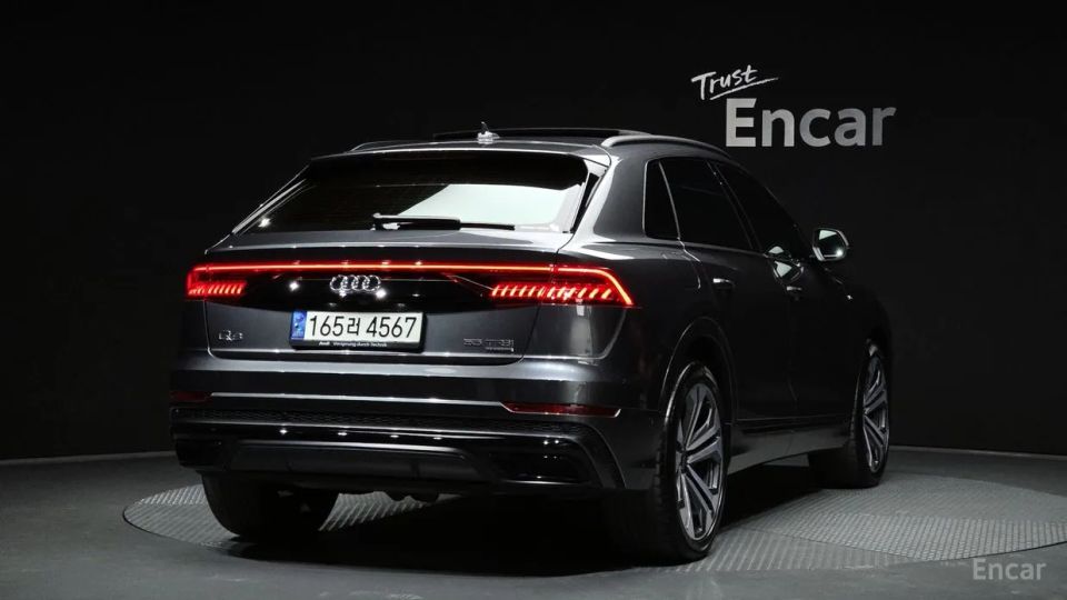 Audi Q8