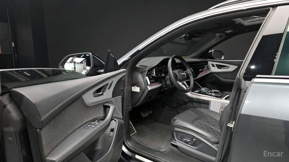 Audi Q8