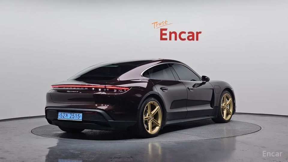 Porsche Taycan