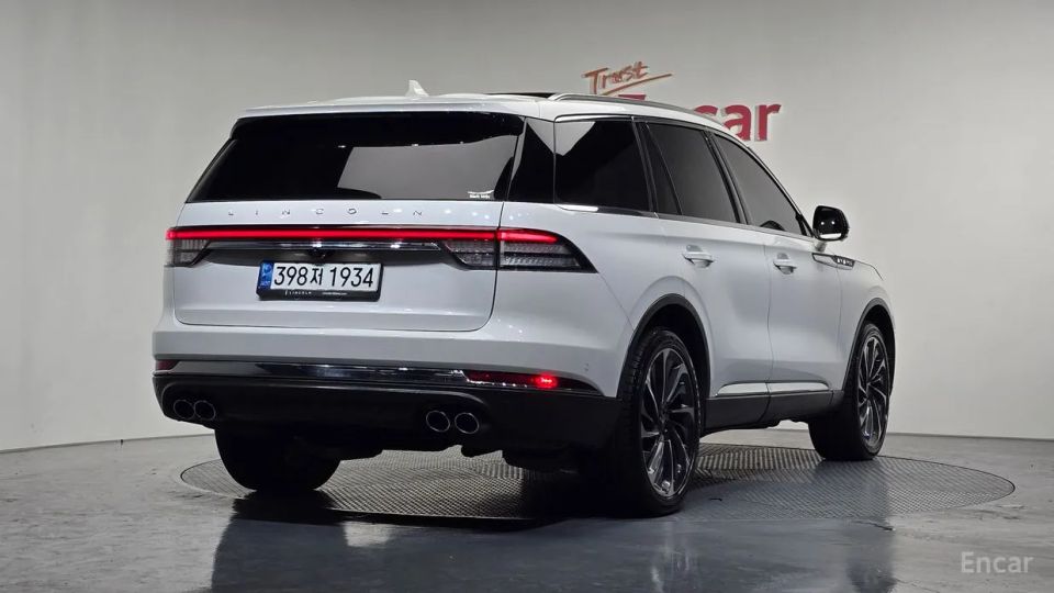 Lincoln Aviator