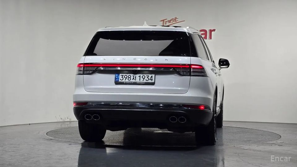 Lincoln Aviator