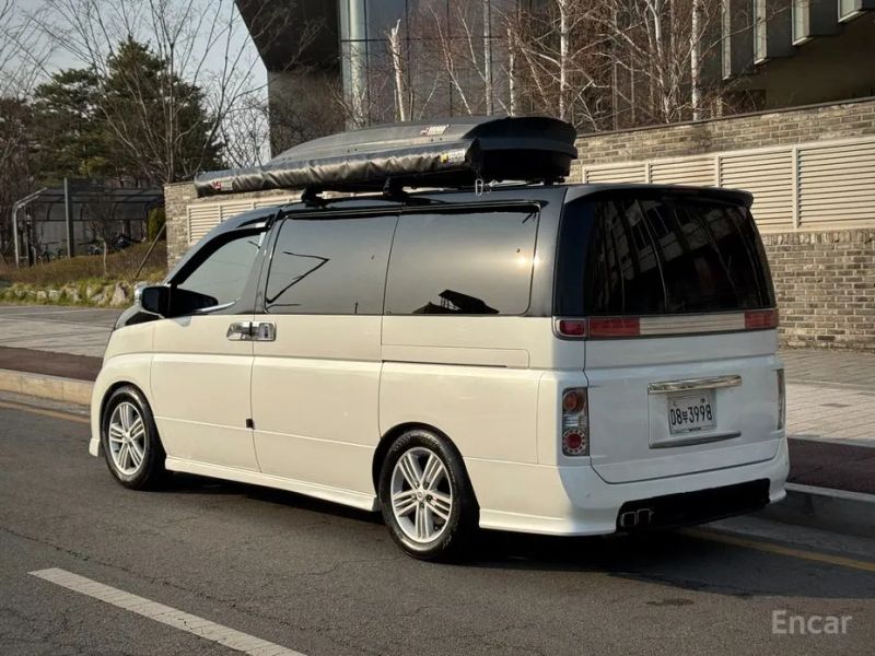 Nissan Elgrand